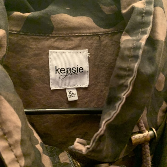 Kensie XL Camo Jacket. - Picture 5 of 7